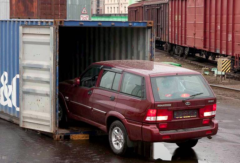 Сколько стоит перевозка жд сеткой авто  из Владивостока в Краснодар